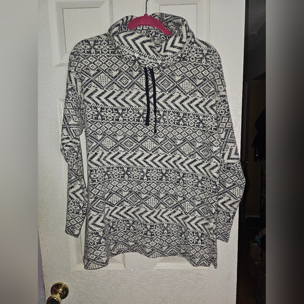 Chaps Aztec Print Funnel‎ Cowl Neck Knit Sweater Women’s Size Medium NWT